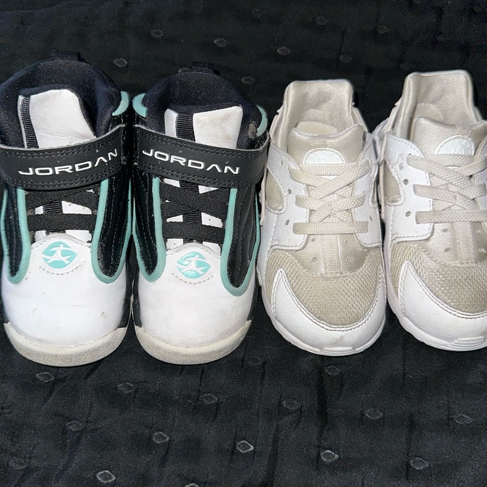 Jordan “Tiffany” and white Huaraches 7C